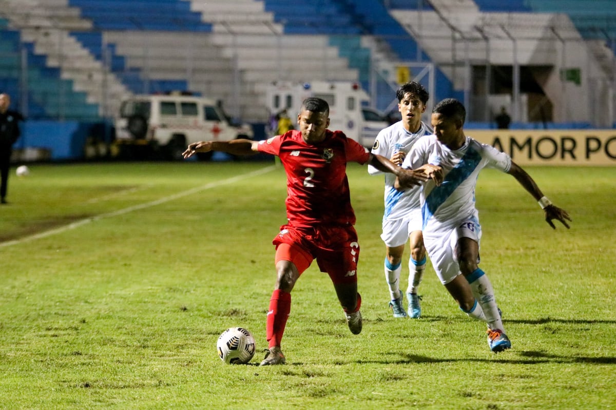 Panamá tropieza en el lodo ante Guatemala