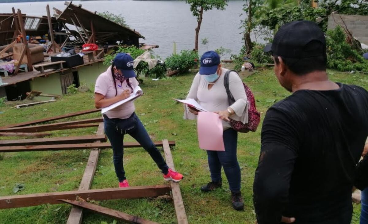 Llevan ayuda a familias afectadas por mal tiempo