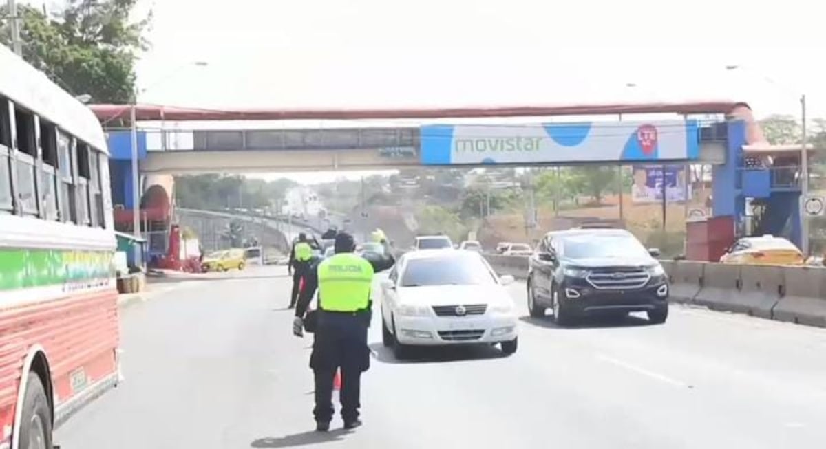 Conductores transitaban con placas vencidas y sin póliza de seguro. Todos fueron sancionados