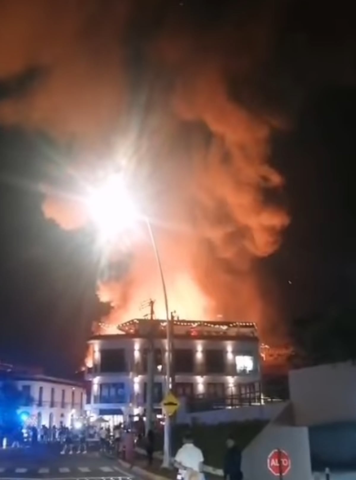FOTOS | Otro incendio golpea el Casco Antiguo: ya son cuatro estructuras destruidas por el fuego en menos de una semana