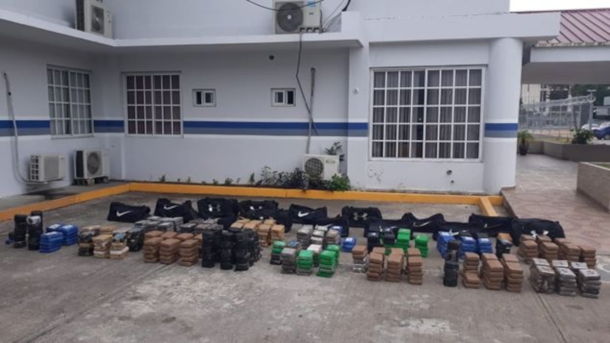 Decomisan más de 400 paquetes de droga en un contenedor en Balboa