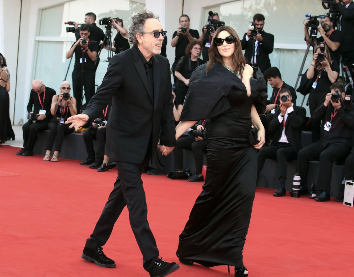 ¡Bombazo amoroso! El romance inesperado de Mónica Bellucci y Tim Burton deslumbra en Venecia