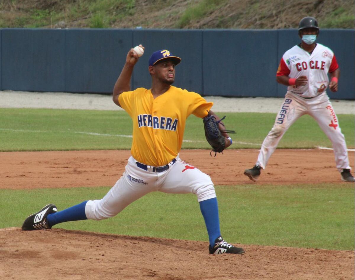 Herrera vence a Coclé y aprieta la tabla de posiciones del Campeonato Mayor de Béisbol