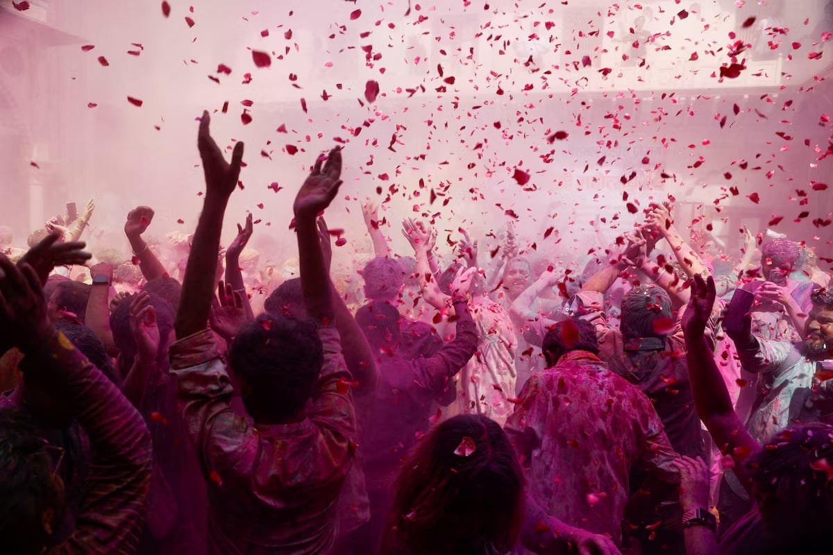 ¡Explosión de colores! Millones celebran Holi 2025 en India y el mundo