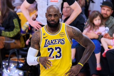 LeBron James toma su tiempo y Lakers miran atentos su futuro