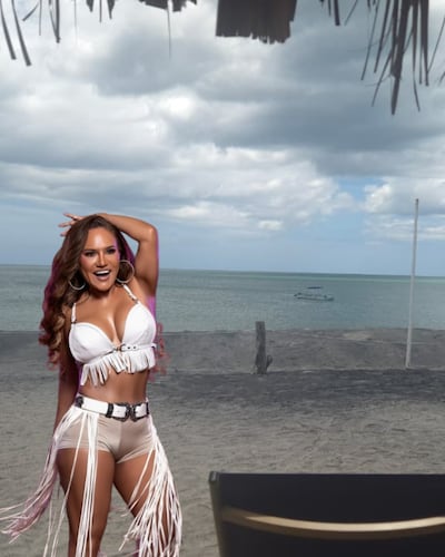 ¡Explota El Festival de Acordeones! Sandra Sandoval cantará dentro del agua y… ¿en dos piezas? 