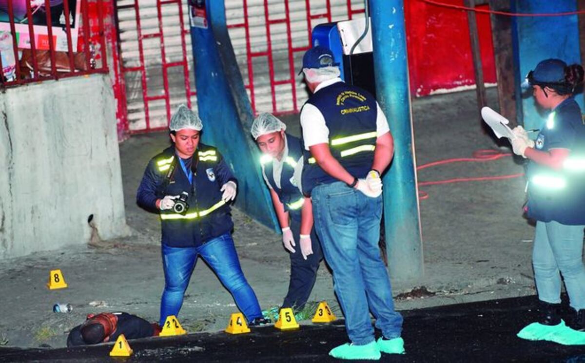 A METROS DE LA SUBESTACIÓN POLICIAL. Le meten 12 tiros en San Miguelito 