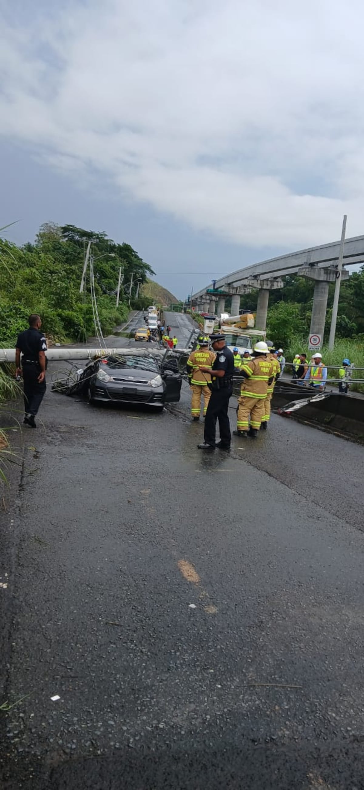 Accidente con Tendido Eléctrico Obliga a Suspender Inversión de Carriles hacia Arraiján