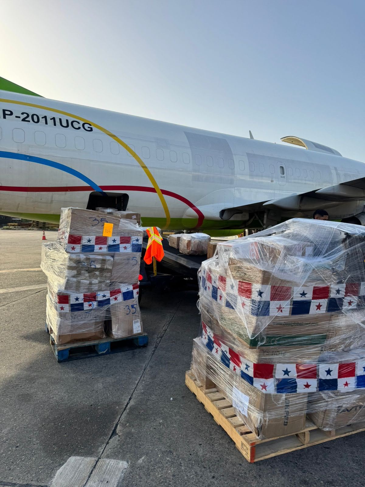 Panamá redobla su ayuda y envía 50 rescatistas más a Venezuela
