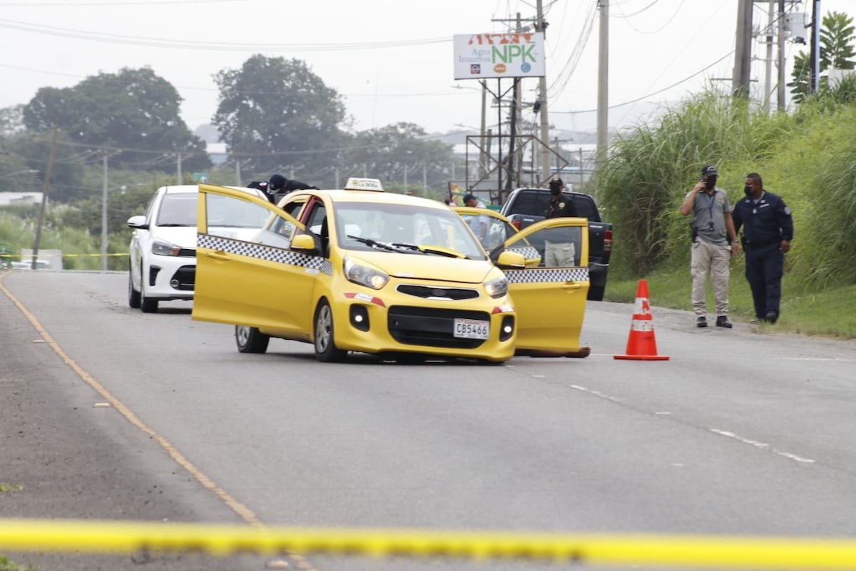 Fueron emboscados en un plan mal elaborado. Los ocupantes del taxi recibieron al menos 18 tiros provenientes de armas de grueso calibre en Pacora