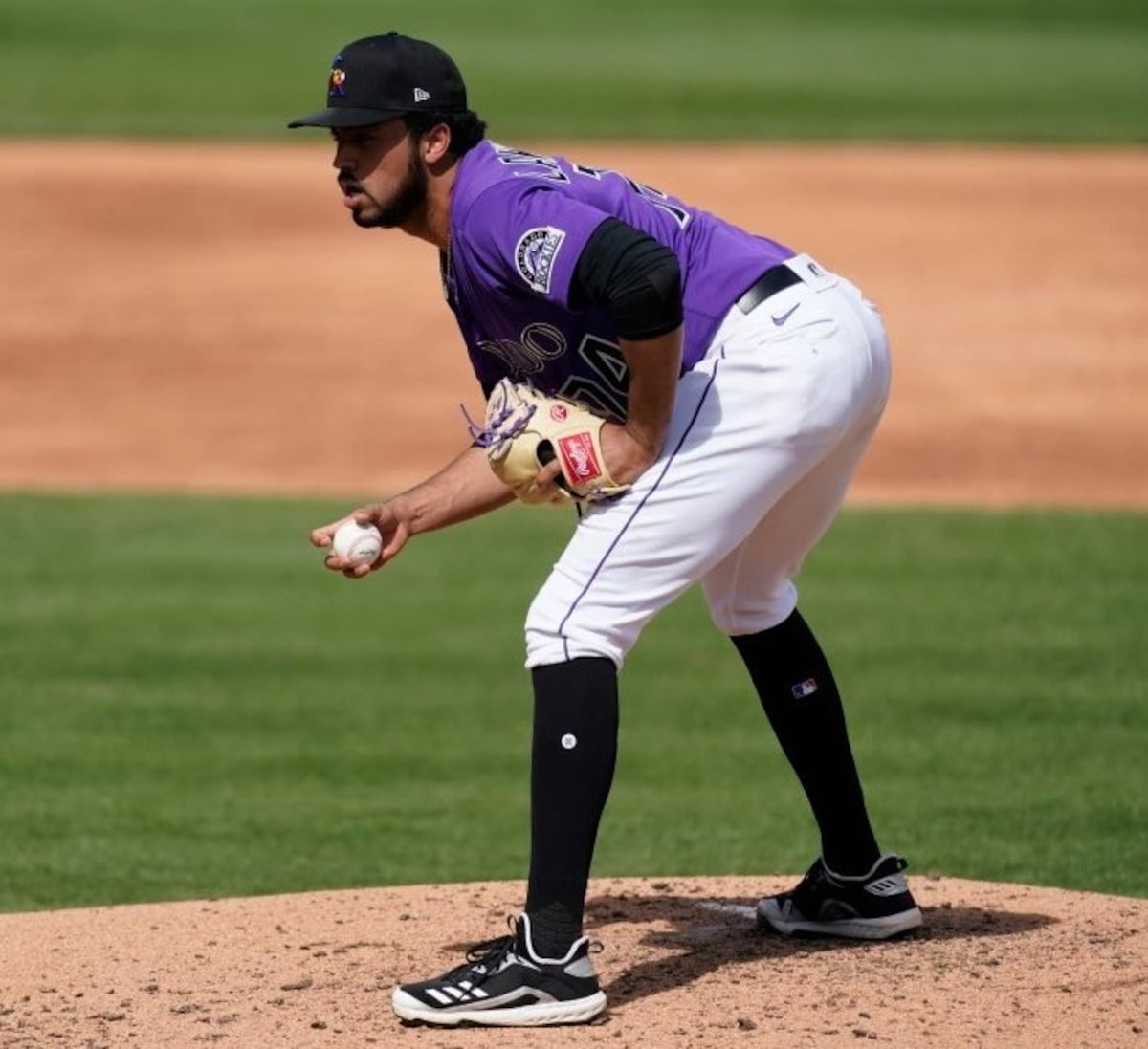 Boston sube a Araúz; Rockies bajan a Lawrence