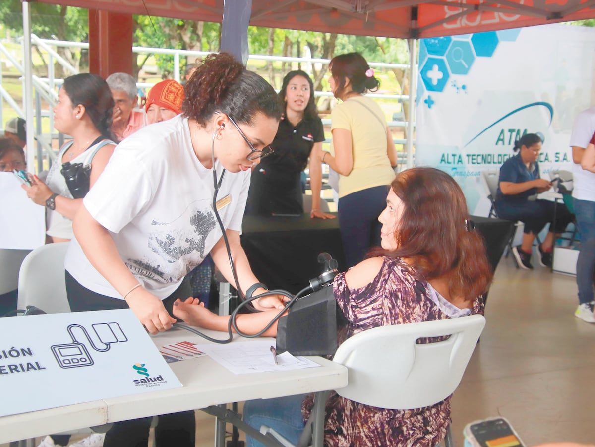 Más de mil personas participaron en jornada de salud para mayores de 60 años