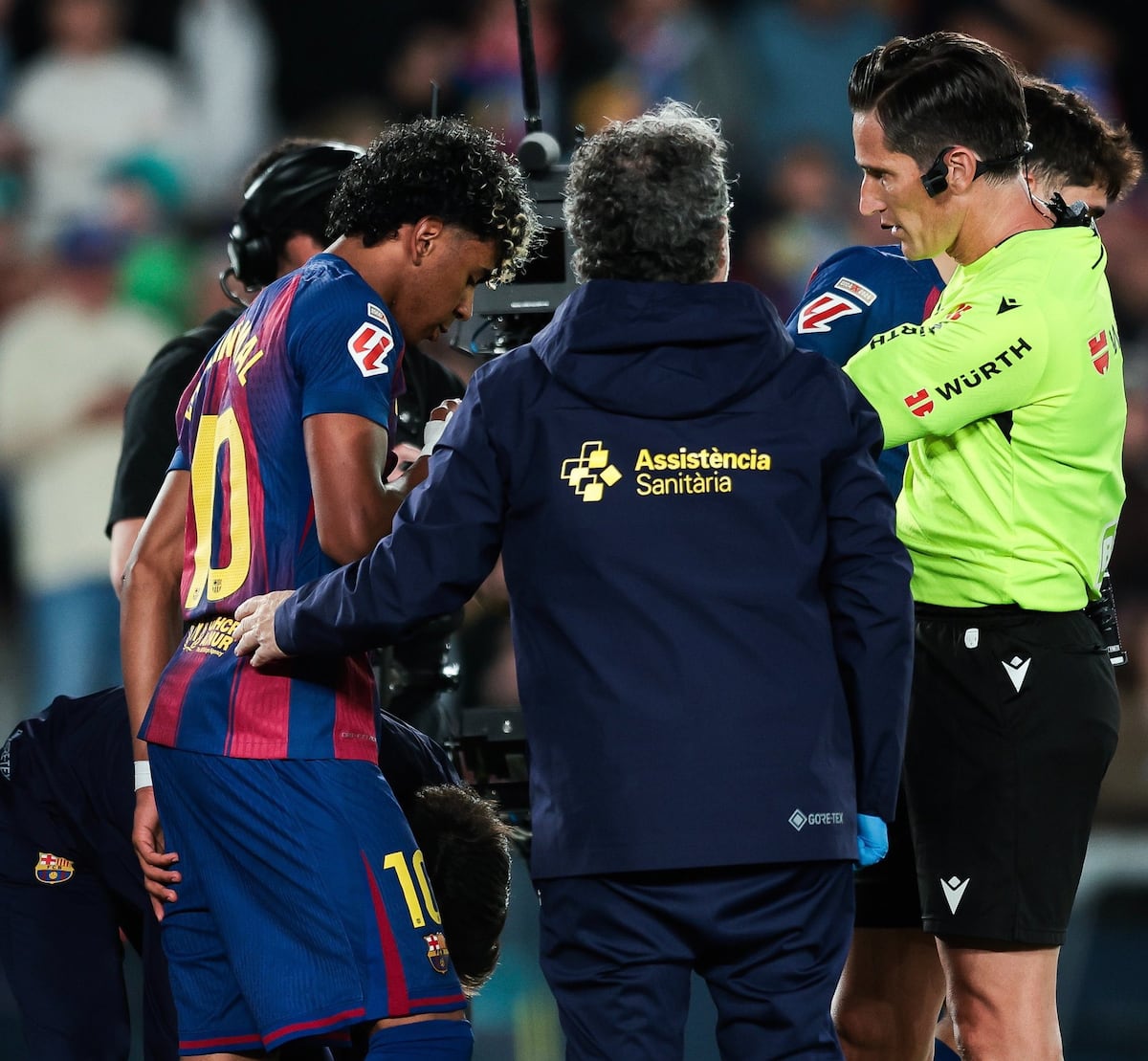 Lamine Yamal en alerta por posible desgarro muscular