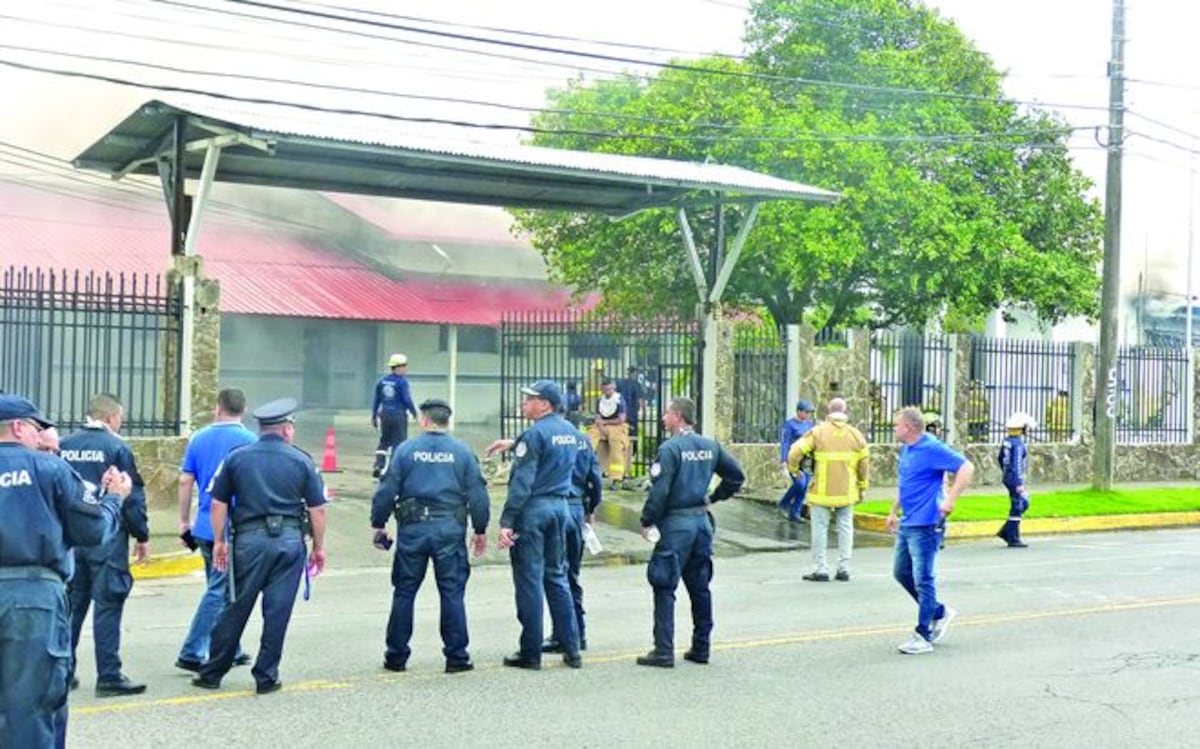 ¡LOS SOMETEN! Trasladan a cárcel de Pacora a reos luego del incendio en David 