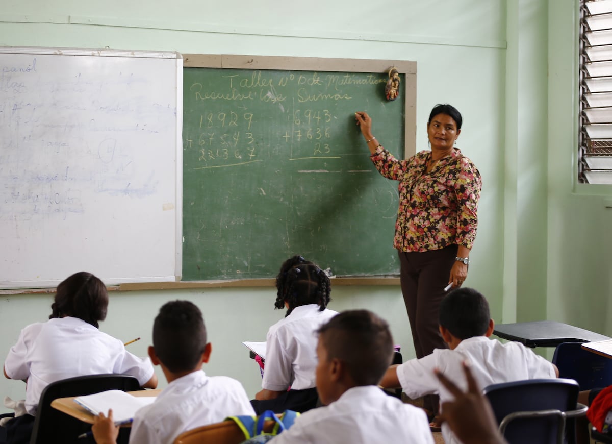 Urge hacer algo por la educación del país