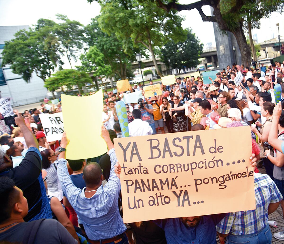 ¡Dónde está mi plata; dónde están los bates; el que no va no cobra, la planilla dónde está!