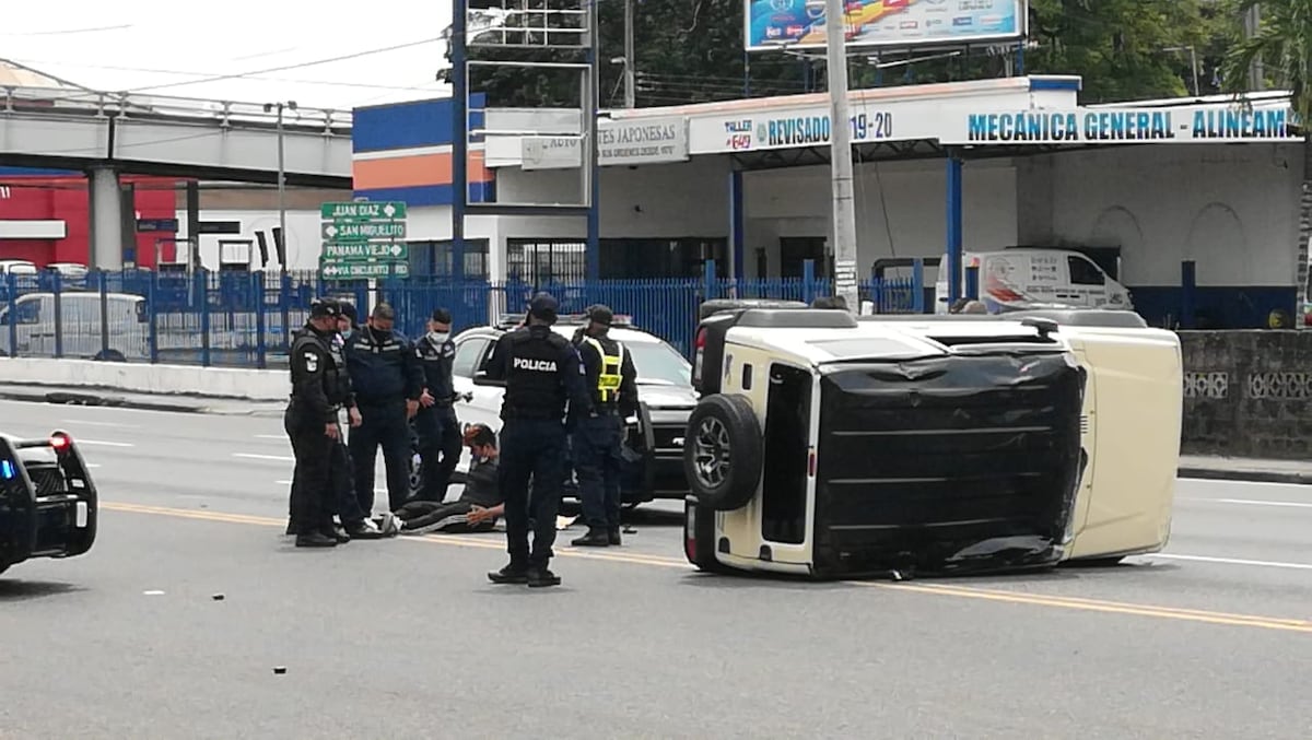 Lo que le pasó a un conductor este domingo de cuarentena por evadir un retén de la Policía Nacional. Videos 