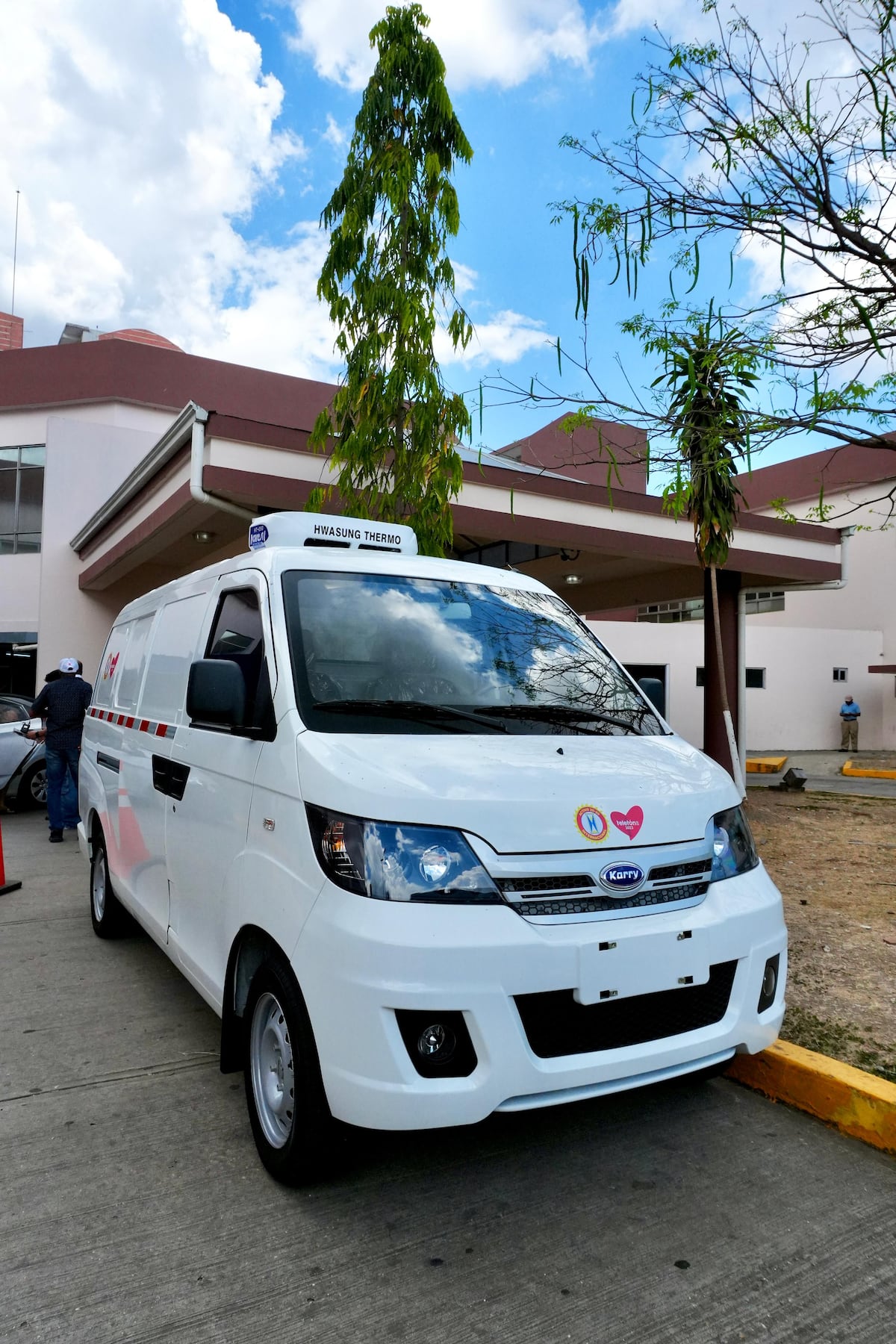 Teletón 20-30 entrega equipos y refuerza banco de leche en hospital de Tocumen