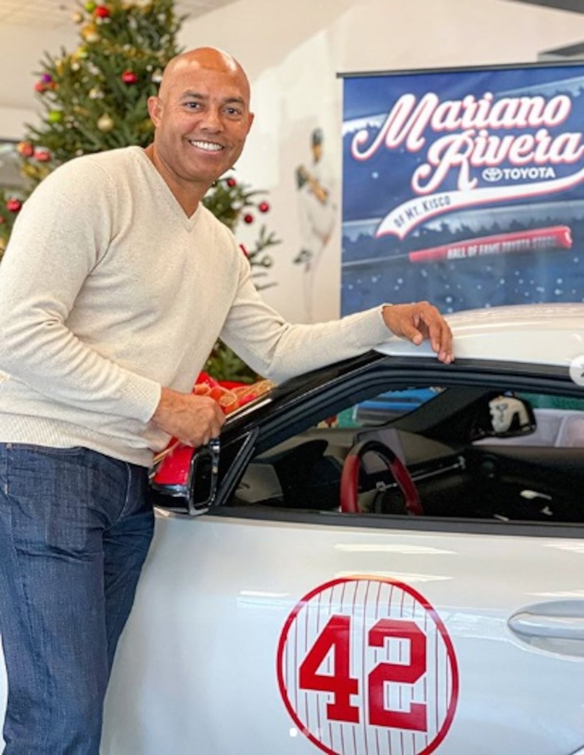 Mariano Rivera antes de muchos millones y tanta fama. Cierra el año con recuerdos