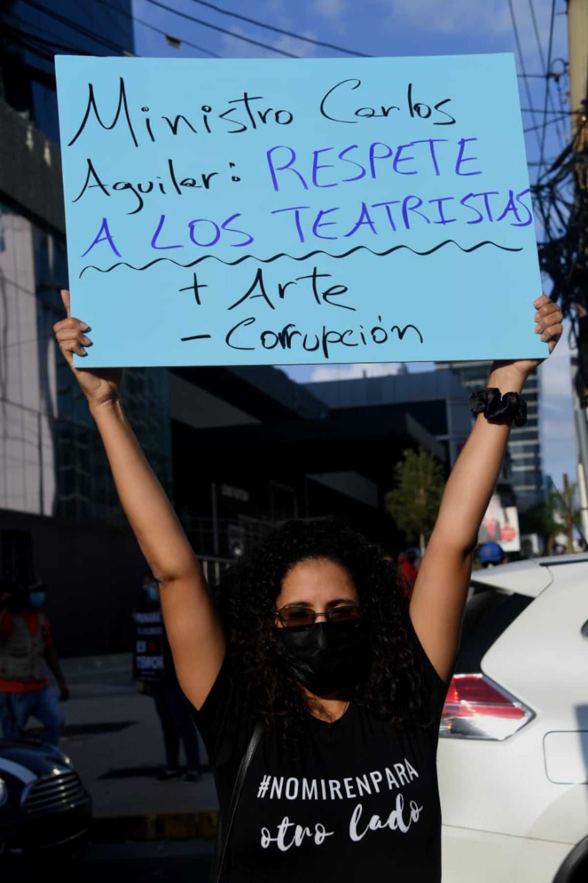 ‘El grupito de teatristas esos’ protestan para exigir transparencia en contratos de MiCultura