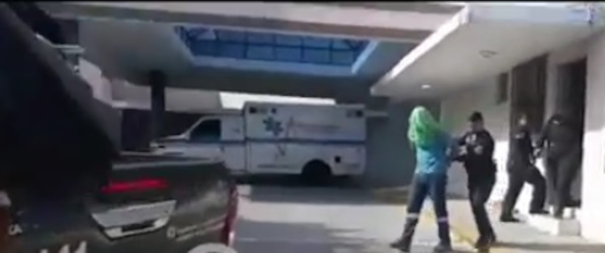 Papá de niña que murió en el carro estacionado da su versión