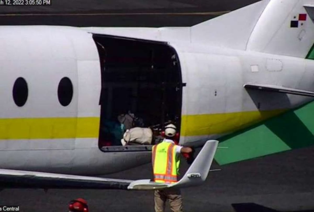 Avión pierde puerta en pleno vuelo rumbo a Bocas del Toro con 8 pasajeros a bordo