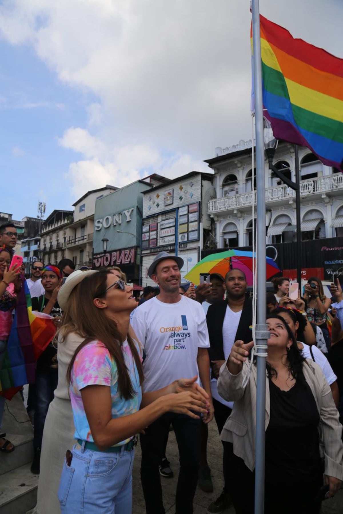 Carolina Dementiev pide respeto y apoya a la comunidad gay