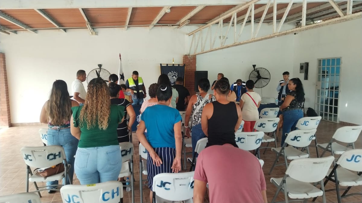 Chilibre alza la voz ante la Defensora por agua, salud y malos olores