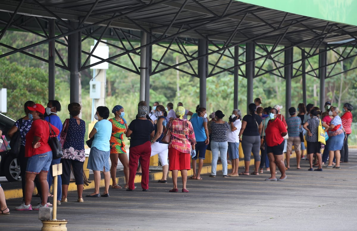 Más de mil personas fueron con covid-19 a los supermercados