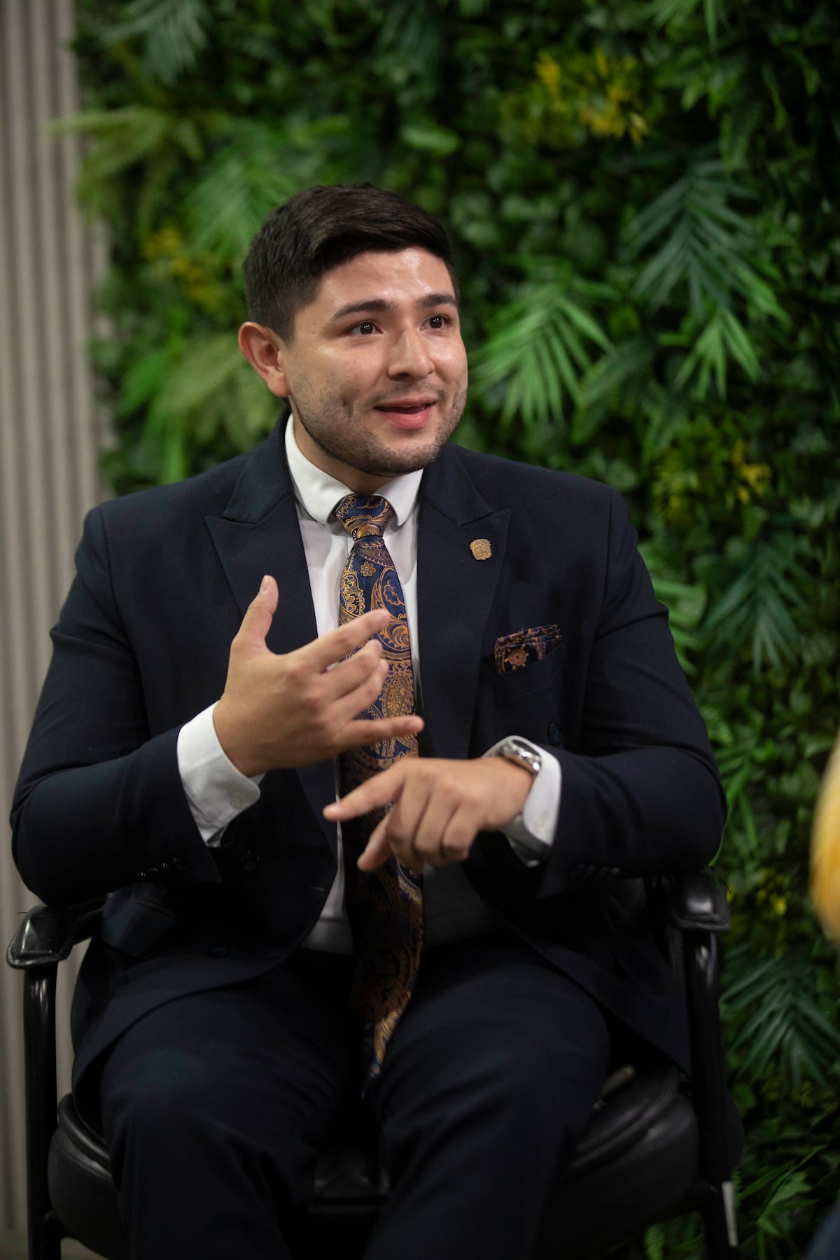 De Youtuber a diputado: Eduardo Gaitán cree en el matrimonio y dice que quiere tener cinco chamacos que corran por la casa 