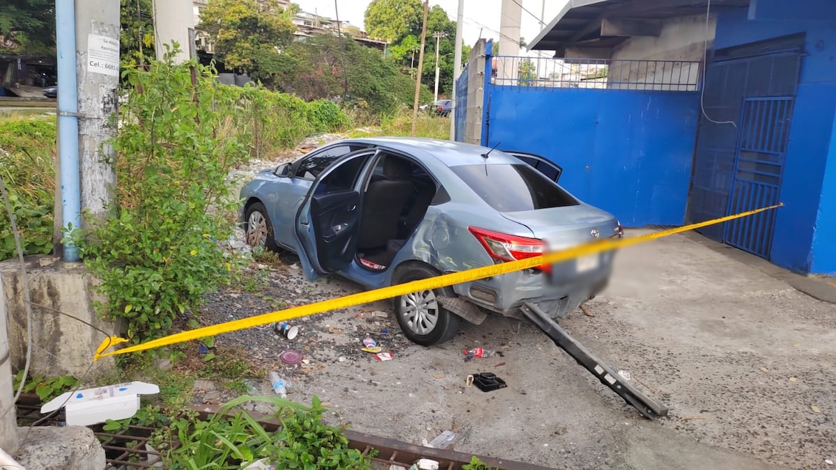 Asesinan a una mujer en un taxi al salir de una casa de citas en Transístmica