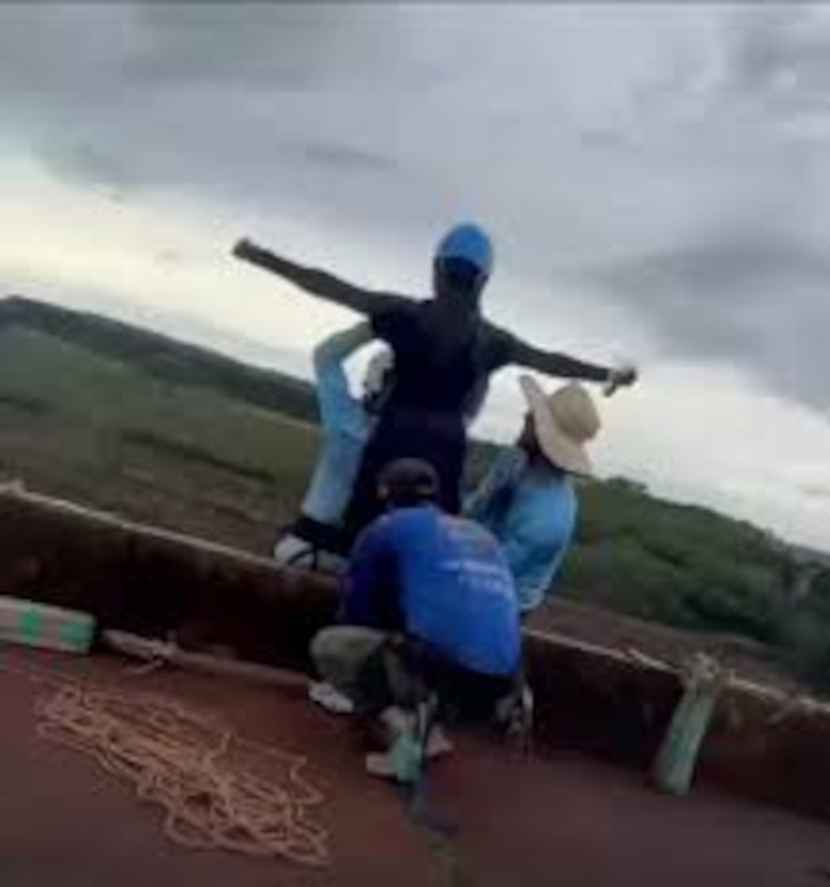 El salto que acabó en horror: Tres detenidos por muerte de joven que cayó en actividad de ‘puenting’ en Brasil + VÍDEO