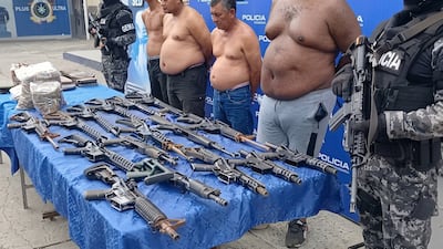 VÍDEO | ‘Los Preñados’ de Ecuador son sorprendidos en un manglar con 16 fusiles y 5 mil municiones