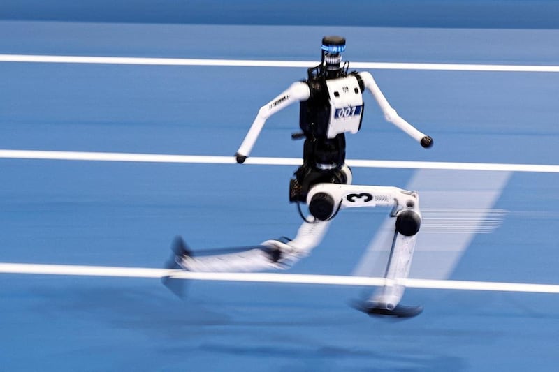 Robot supera a Usain Bolt en los 100 metros