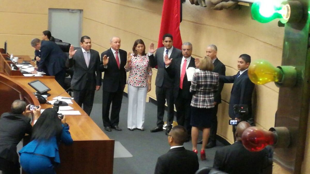 Asamblea Nacional elige a nuevos miembros de la Comisión de Credenciales