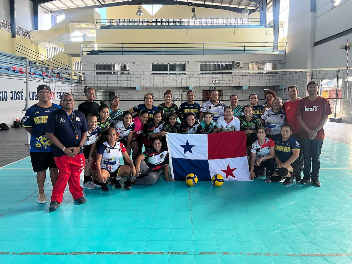 Panamá forma su primera selección femenina de voleibol para sordos