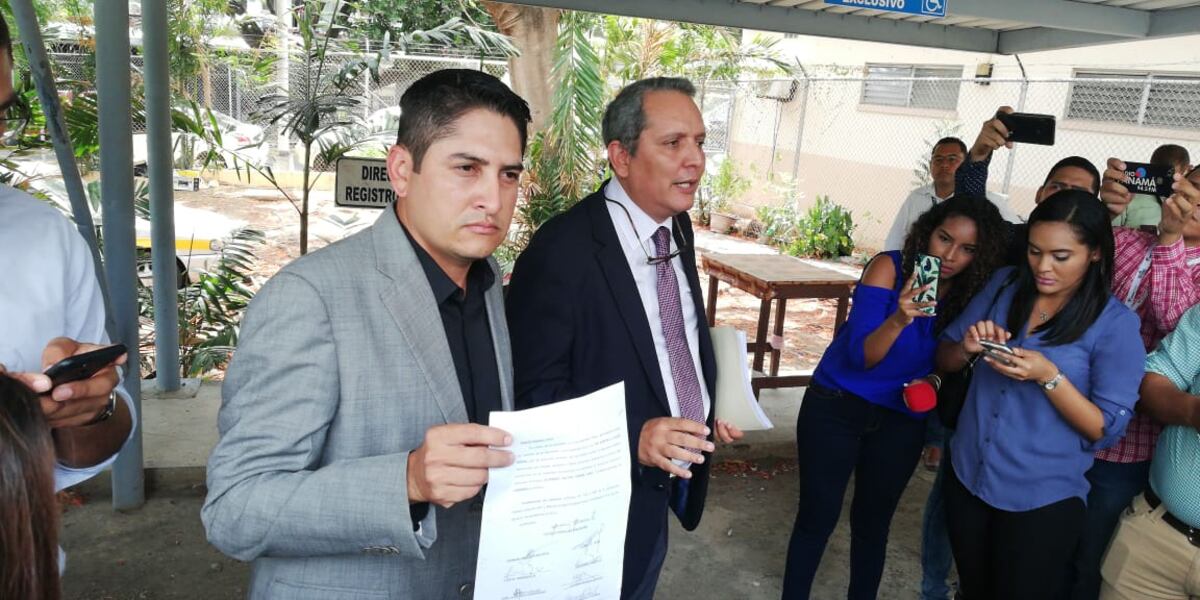 Diputado ‘Fello’ Pérez demanda a La Prensa por un millón de dólares